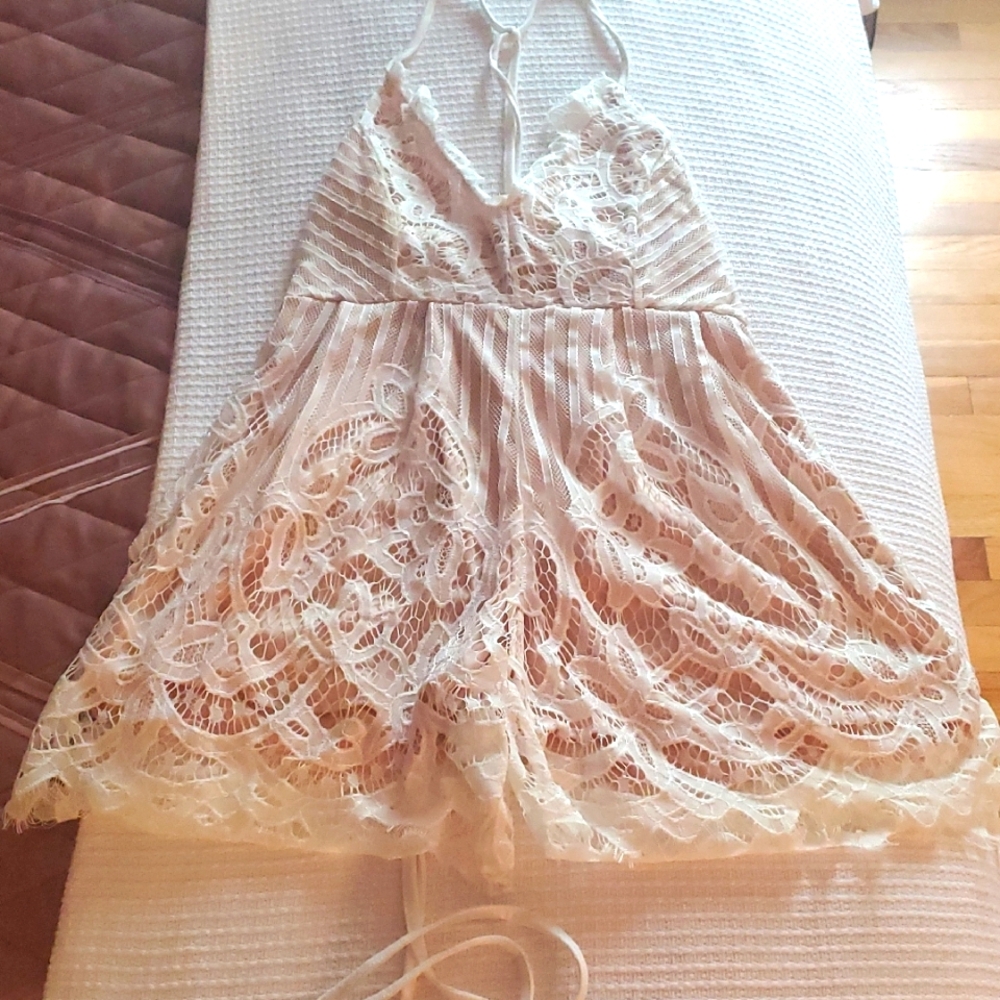 Elegant Lace Jumpsuit in Cream